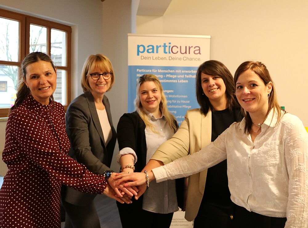 5 Frauen bilden ein Team